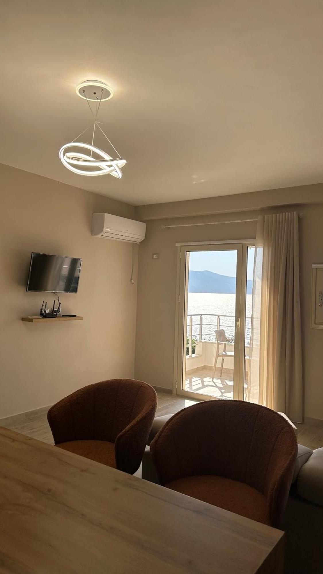 Lotus Vlorë